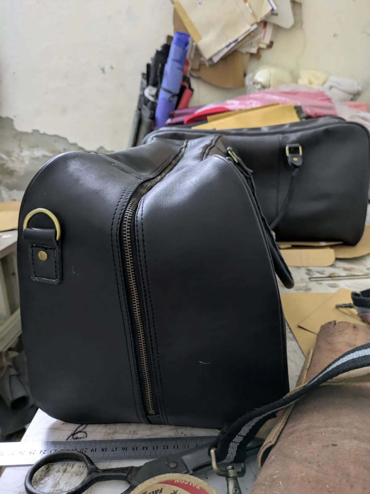 Leather traveling bag
