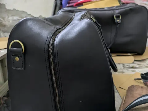 Leather traveling bag