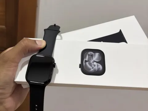 APPLE WATXH SERIES 11